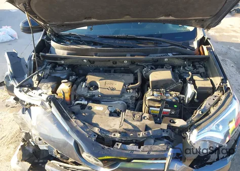 2018 Toyota Rav4 Le z USA, uszkodzony, nr VIN JTMZFREV7JJ747816